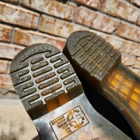 Dr. Martens 2976 Chelsea Boots Womens Size 8 Black Leather Slip On Yellow Stitch - Picture 12 of 13